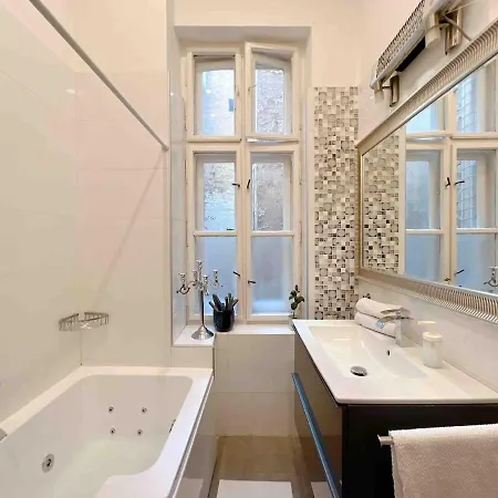Wellness Penthouse Sauna & Jacuzzi-heart Of * Budapest